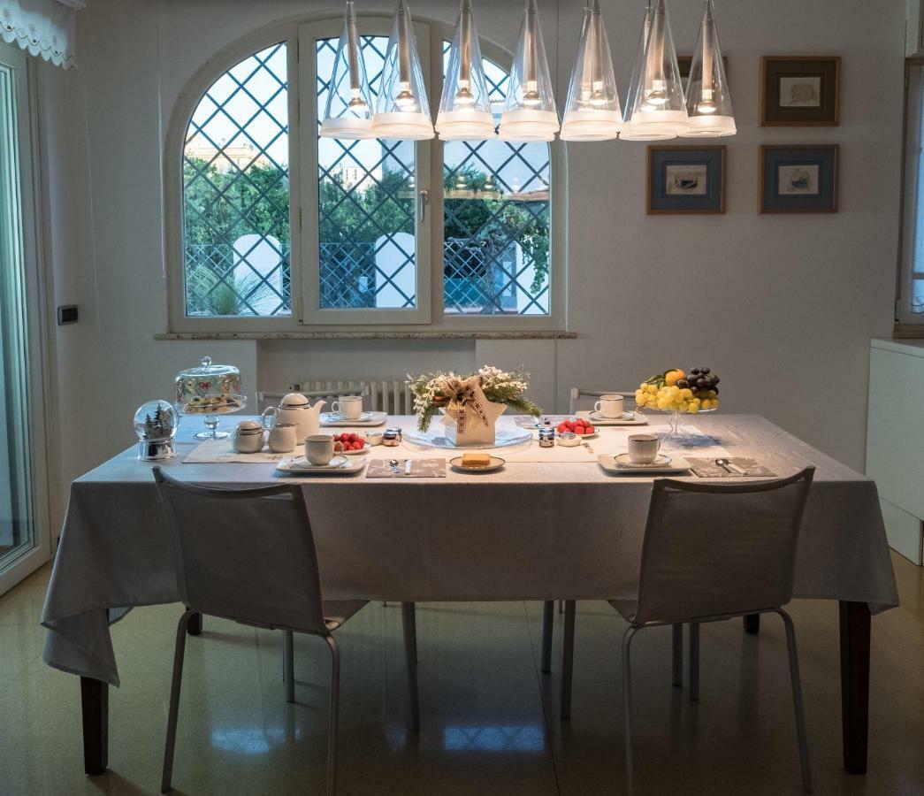 L'Ippocampo Guest House Sabaudia Eksteriør billede
