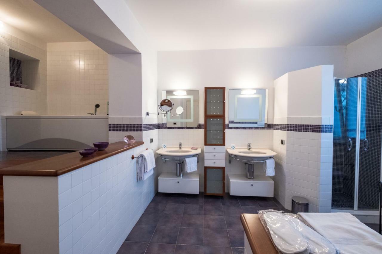 L'Ippocampo Guest House Sabaudia Eksteriør billede