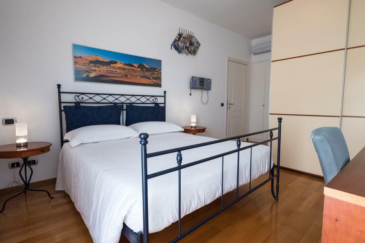 L'Ippocampo Guest House Sabaudia Eksteriør billede